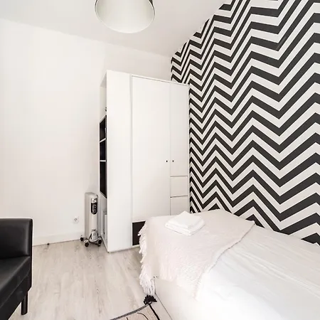 Akicity Campolide Peach ליסבון