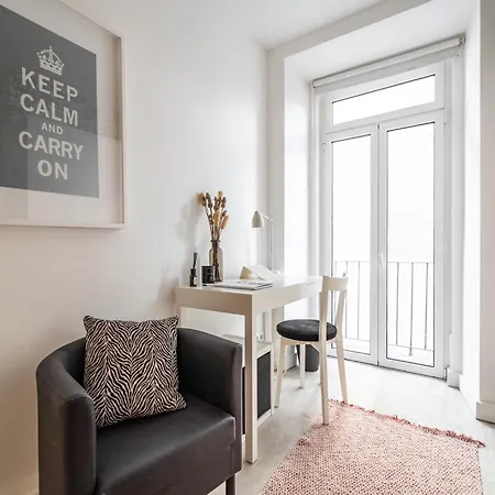 Akicity Campolide Peach Apartment