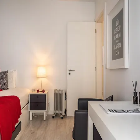 Akicity Campolide Peach דירה *