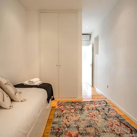 Akicity Campolide Peach דירה *